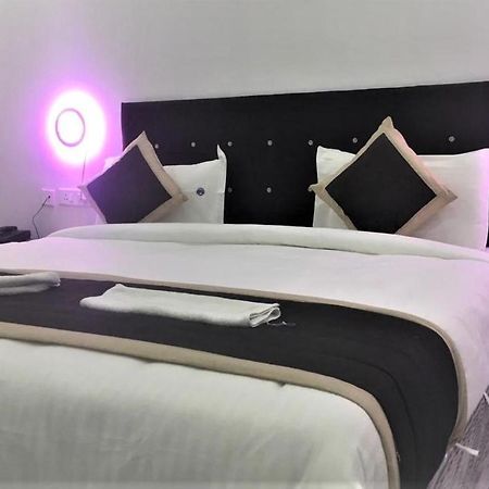 Hotel Destiny Патна Екстер'єр фото